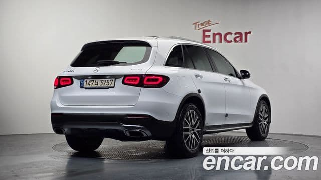 Mercedes-Benz GLC-Class 2021 — ფოტო 2/20