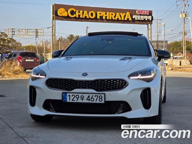 Kia Stinger 2018 — Фото 1/20