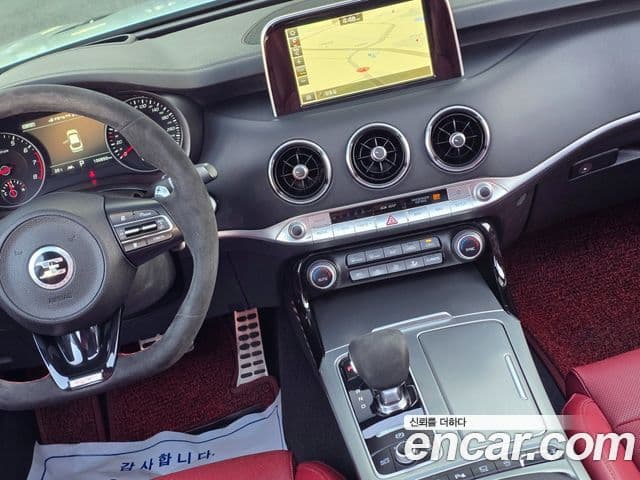 Kia Stinger 2018 — Фото 13/20