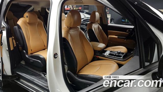 Kia Carnival 2021 — Фото 10/20