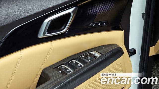 Kia Carnival 2021 — Фото 17/20