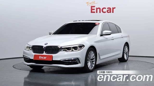 BMW 5 Series 2020 — ფოტო 1/20