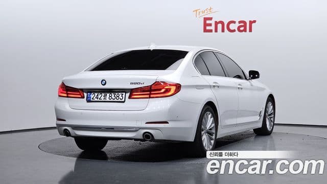 BMW 5 Series 2020 — ფოტო 2/20