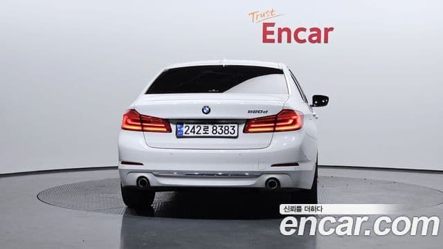 BMW 5 Series 2020 — ფოტო 4/20