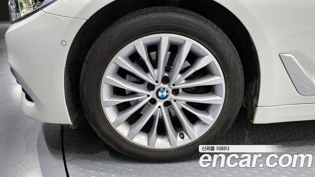 BMW 5 Series 2020 — ფოტო 5/20