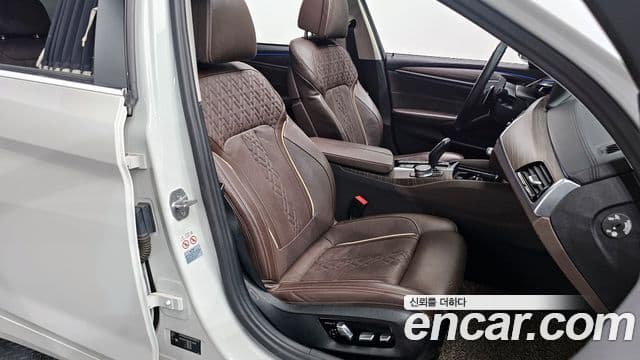 BMW 5 Series 2020 — ფოტო 10/20