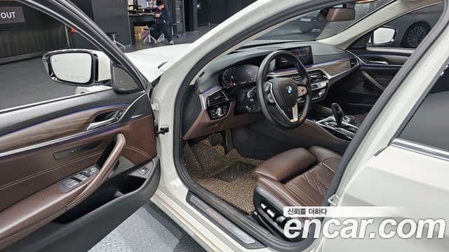 BMW 5 Series 2020 — ფოტო 11/20