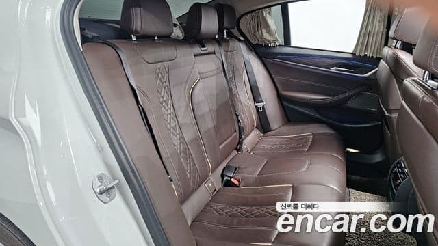 BMW 5 Series 2020 — ფოტო 12/20