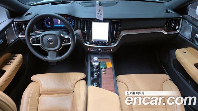 Volvo V60 Cross Country 2023 — ფოტო 7/20