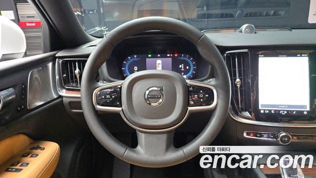 Volvo V60 Cross Country 2023 — ფოტო 13/20
