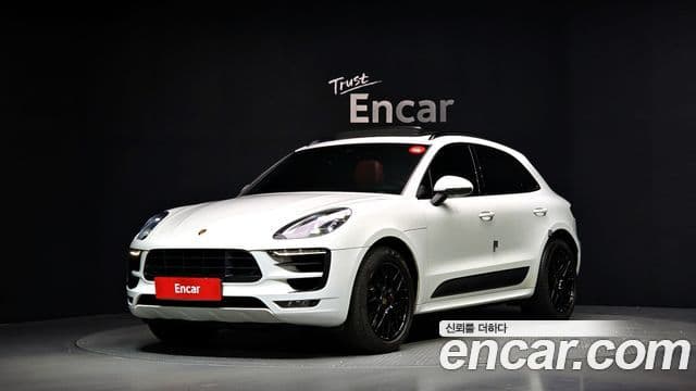 Porsche Macan 2018 — Photo 7/28