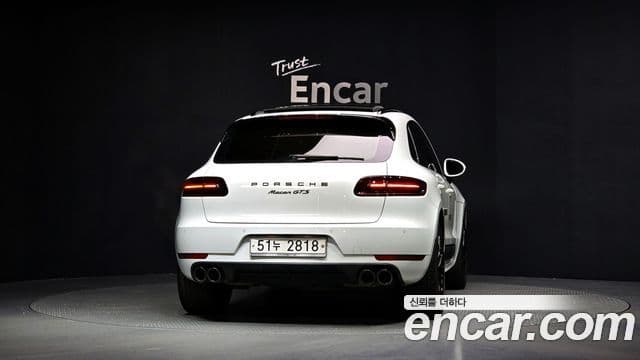 Porsche Macan 2018 — Photo 24/28