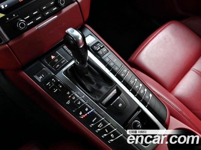 Porsche Macan 2018 — Photo 19/28