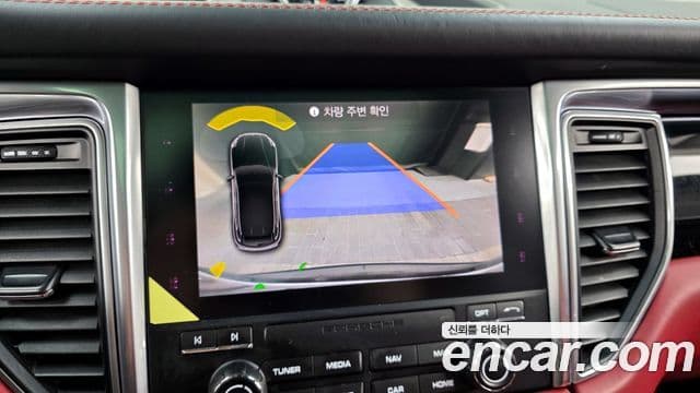 Porsche Macan 2018 — Photo 4/28