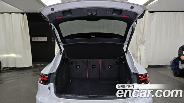 Porsche Macan 2018 — Photo 9/28