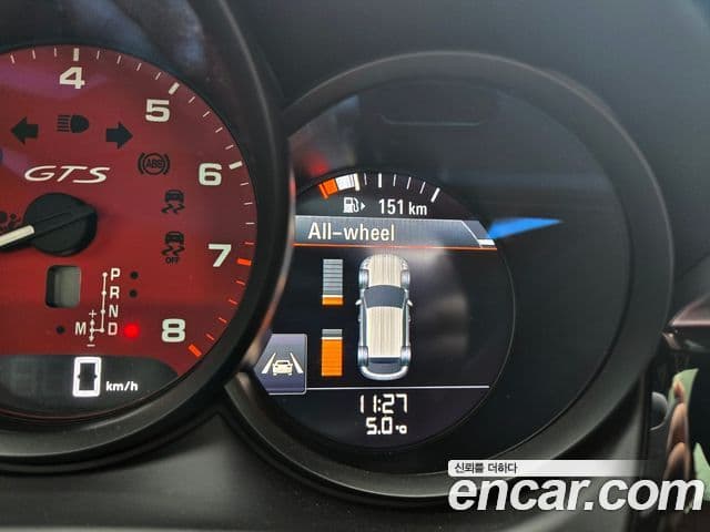 Porsche Macan 2018 — Photo 15/28