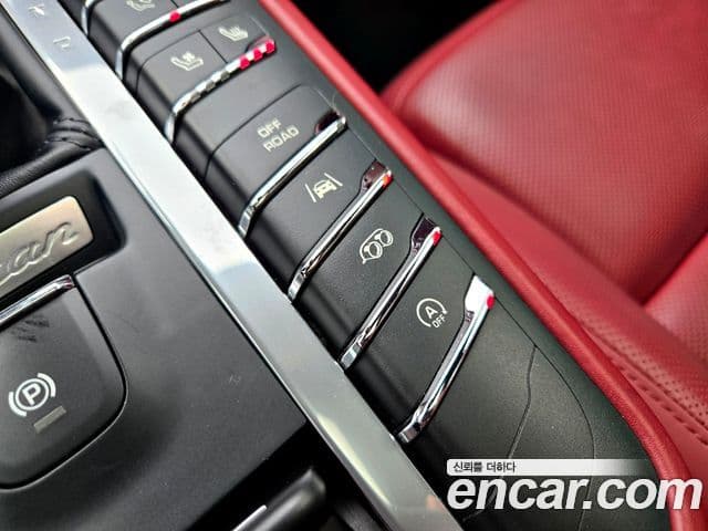 Porsche Macan 2018 — Photo 26/28