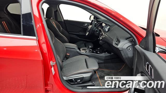 BMW 1 Series 2020 — фото 11 из 20