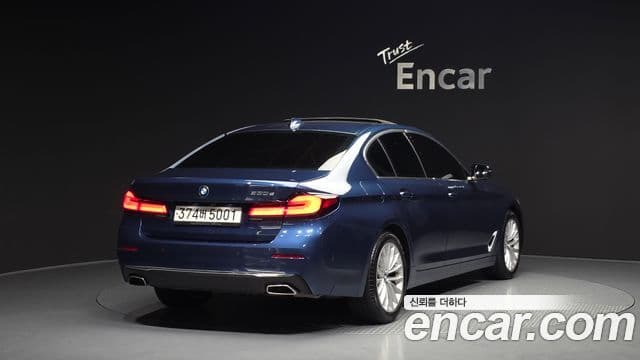 BMW 5 Series 2020 — ფოტო 2/20