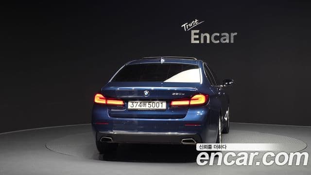 BMW 5 Series 2020 — ფოტო 4/20