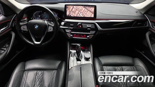 BMW 5 Series 2020 — ფოტო 7/20