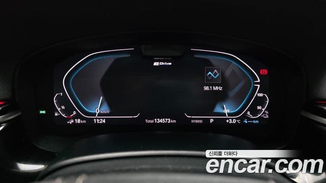 BMW 5 Series 2020 — ფოტო 8/20
