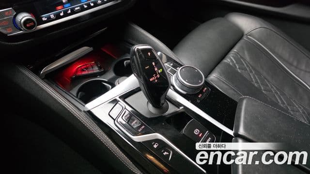 BMW 5 Series 2020 — ფოტო 9/20