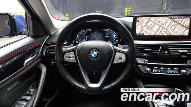BMW 5 Series 2020 — ფოტო 13/20