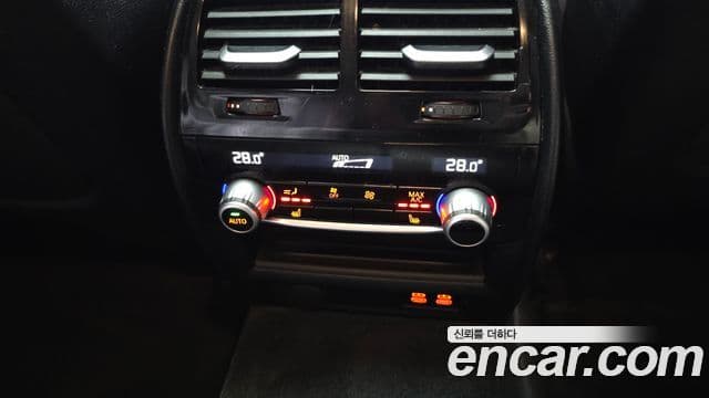 BMW 5 Series 2020 — ფოტო 19/20