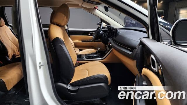 Kia Carnival 2022 — ფოტო 10/20