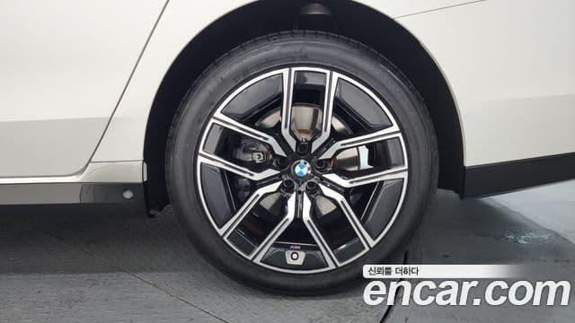 BMW 7 Series 2024 — ფოტო 5/20