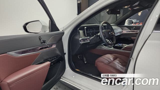 BMW 7 Series 2024 — ფოტო 10/20