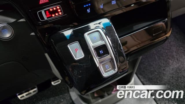 Hyundai Staria 2022 — Фото 7/20