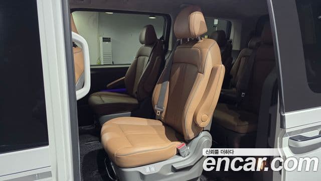 Hyundai Staria 2022 — Фото 11/20