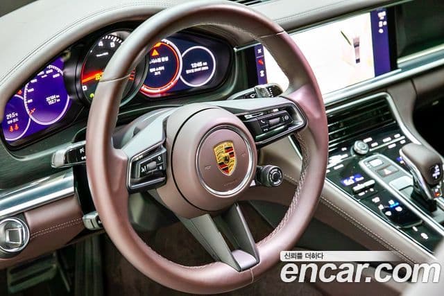 Porsche Panamera 2022 — Photo 17/20