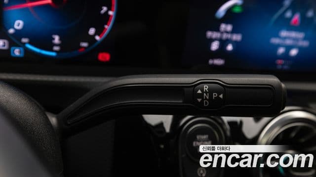 Mercedes-Benz A-Class 2021 — Şəkil 18/20