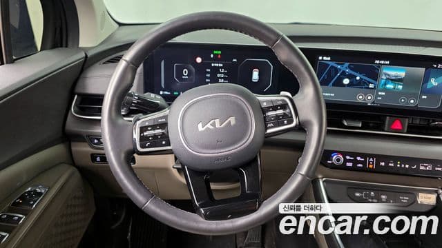 Kia Carnival 2024 — ფოტო 13/20