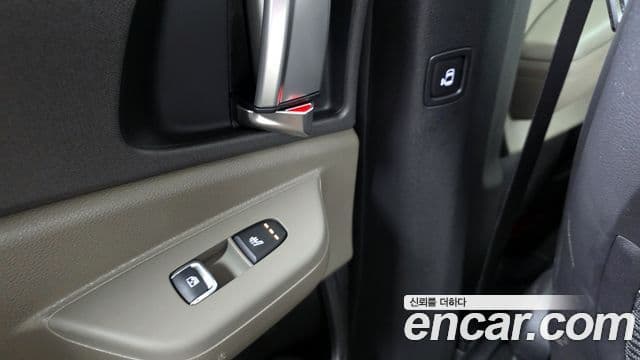 Kia Carnival 2024 — ფოტო 18/20
