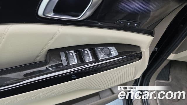 Kia Carnival 2022 — фото 14 из 20