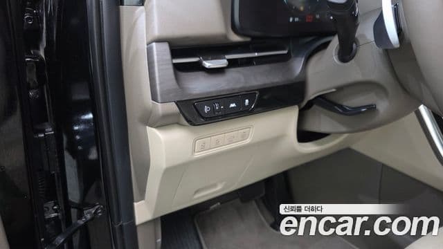 Kia Carnival 2022 — ფოტო 15/20