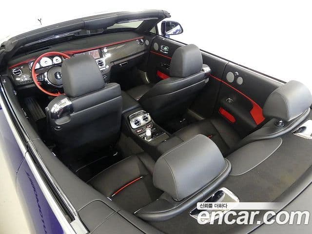 Rolls-Royce Dawn 2020 — ფოტო 15/20
