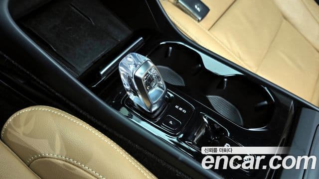 Volvo XC40 2021 — фото 7 из 20