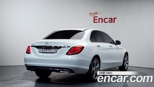 Mercedes-Benz C-Class 2018 — Şəkil 2/20