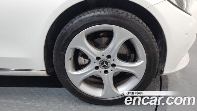 Mercedes-Benz C-Class 2018 — Şəkil 5/20