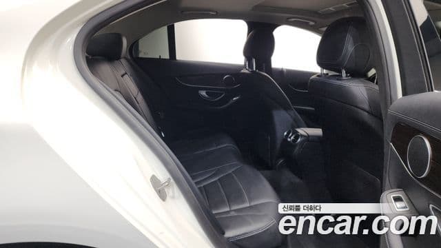 Mercedes-Benz C-Class 2018 — Şəkil 12/20