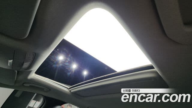 Mercedes-Benz C-Class 2018 — Şəkil 19/20