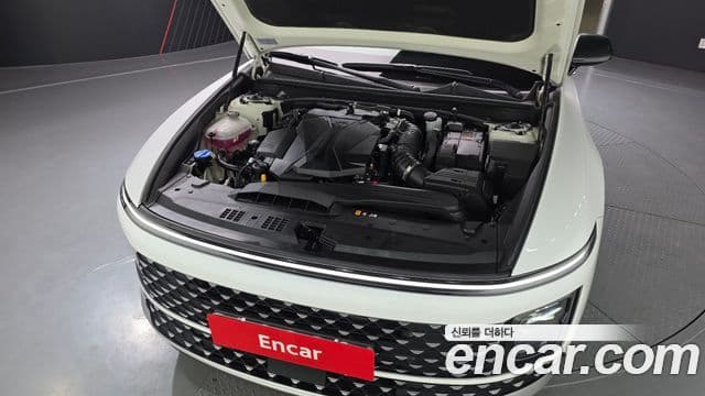 Hyundai Grandeur Hybrid 2024 — Photo 17/20