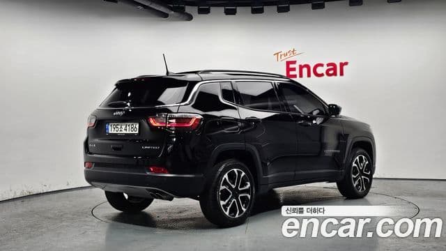 Jeep Compass 2022 — ფოტო 2/20