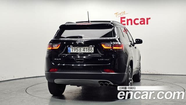 Jeep Compass 2022 — ფოტო 4/20