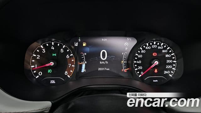 Jeep Compass 2022 — ფოტო 8/20